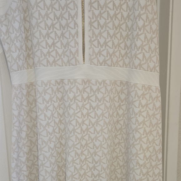 Michael Kors Cream & Gold Patterned Dress only XL . Matching Jacket available - Picture 3 of 8